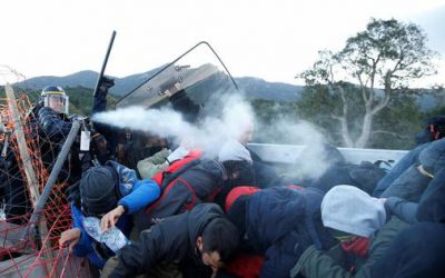 La Gendarmería comienza a desalojar a los independentistas en la zona francesa