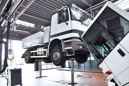 El Ministerio de Transportes permite la apertura de talleres para garantizar el funcionamiento del transporte de mercancías