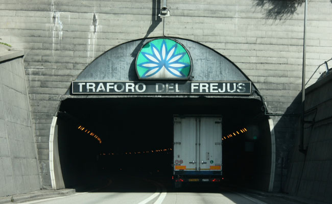 Se pospone la prohibición para los camiones Euro 3 y Euro 4 en el Túnel de Fréjus