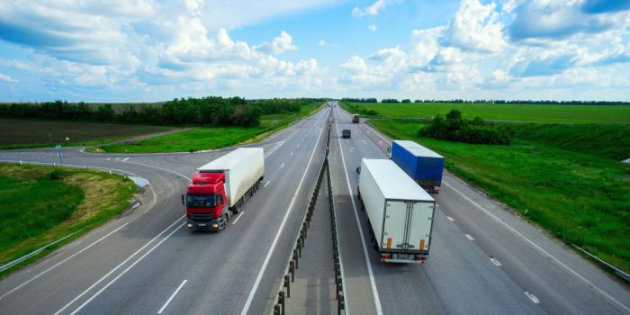 Los camiones, obligados a circular por el carril derecho en Cataluña el próximo domingo 12 de junio