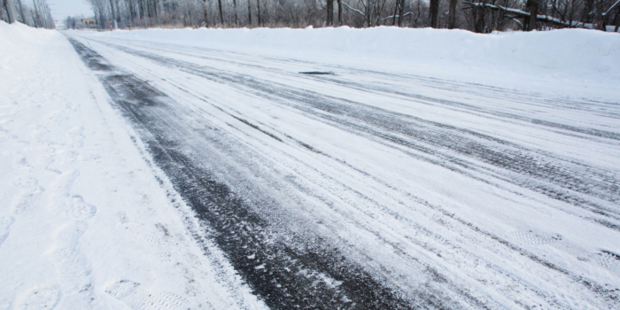 Fuertes nevadas en Reino Unido provocan interrupciones en el transporte