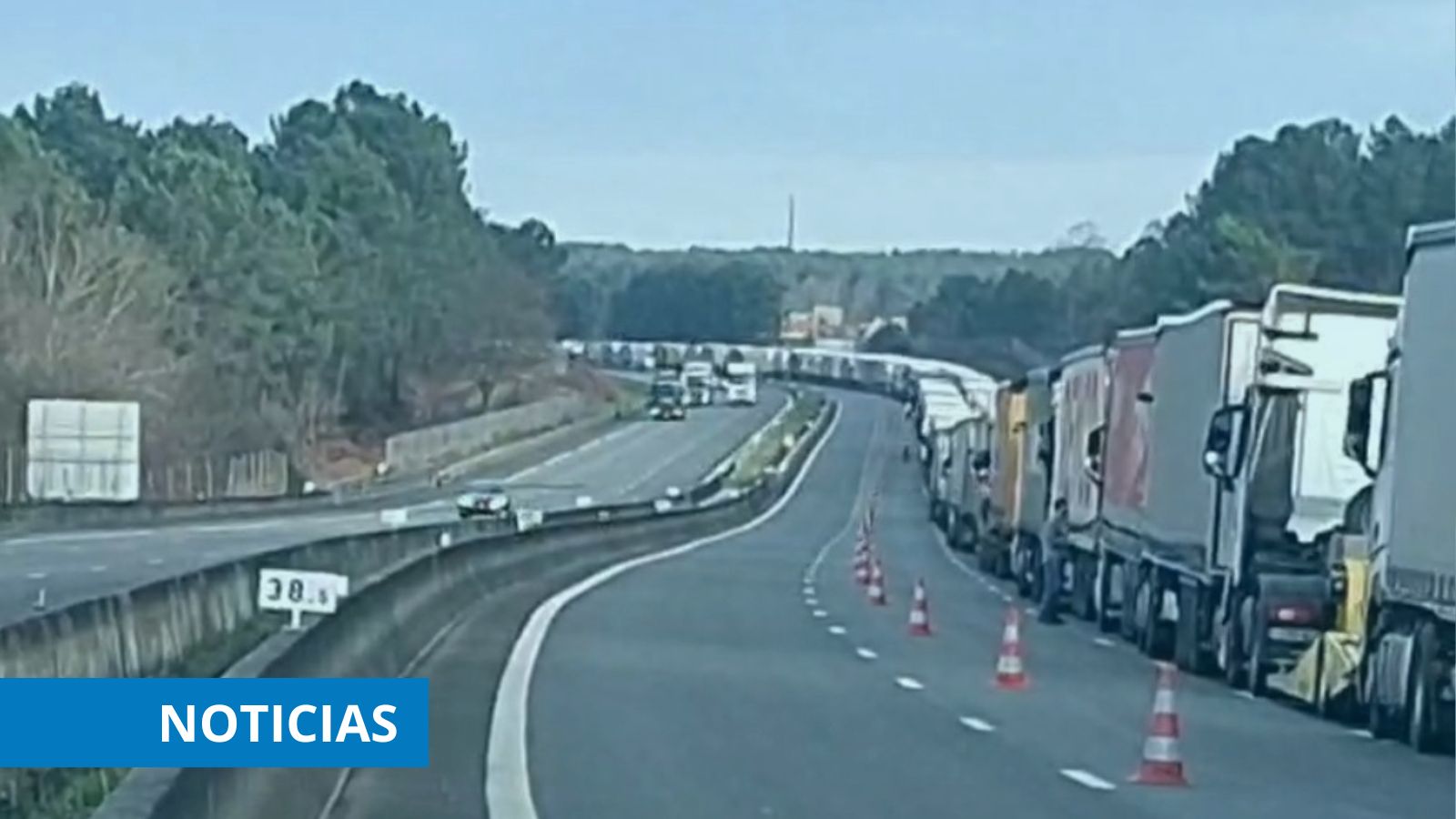 Euskadi levanta la prohibición a camiones de más de 7,5 t y fija horarios para cruzar Biriatou